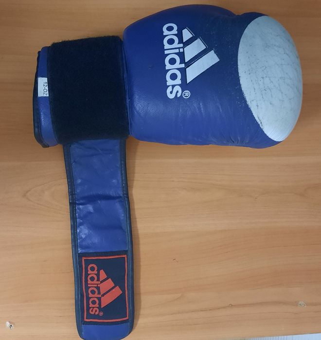 Перчатки боксёрские Аdidas. 12 OZ. Б/у.