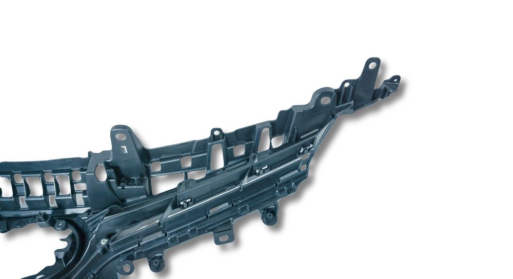 Решетка радиатора (под камеру) Camry 17-