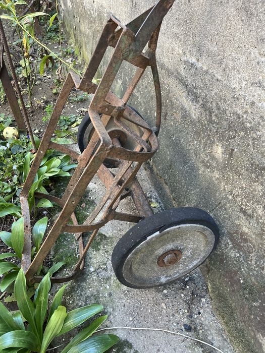 Carucior pentru butelii