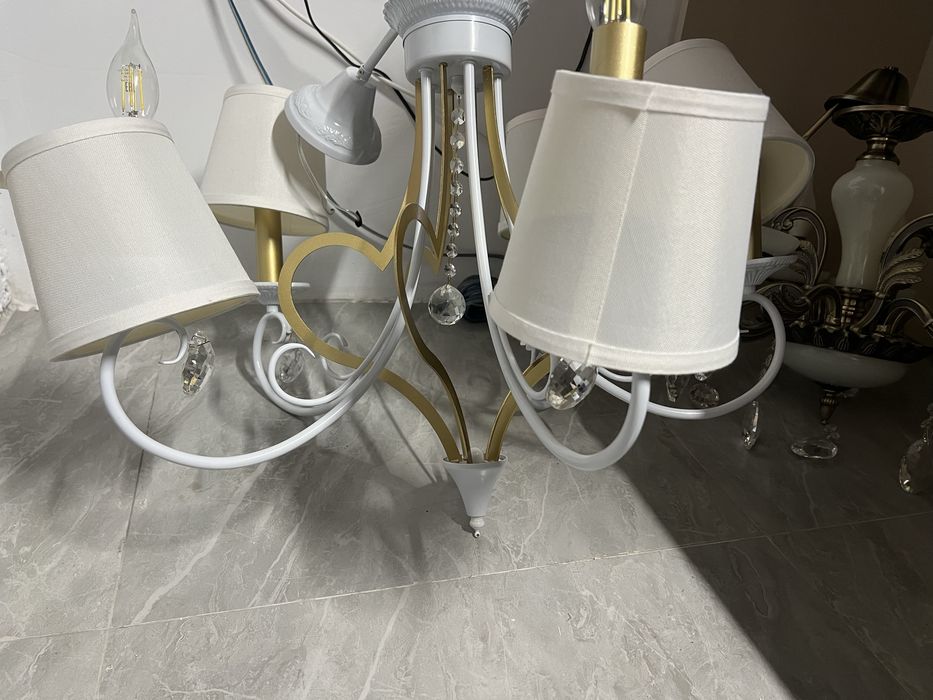 Продам люстры для дома