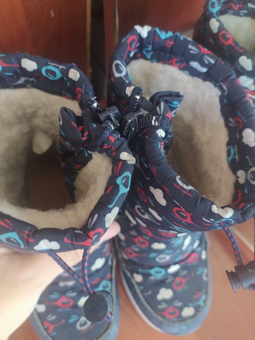 Продам дутыши  на мальчика