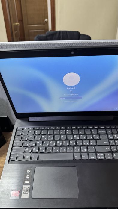 Продам ноутбук Lenovo для учебы и работы