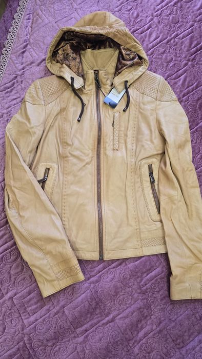 Куртки натуральная кожа.Новые