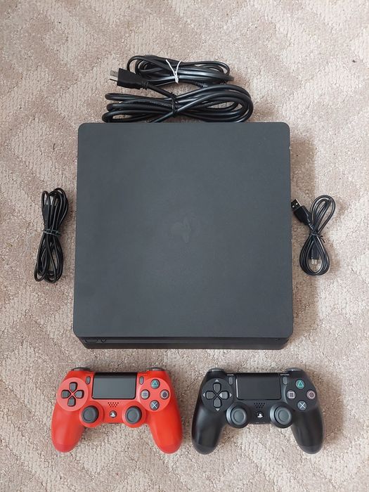 Consolă PS4 Slim + 2 Controller + Joc