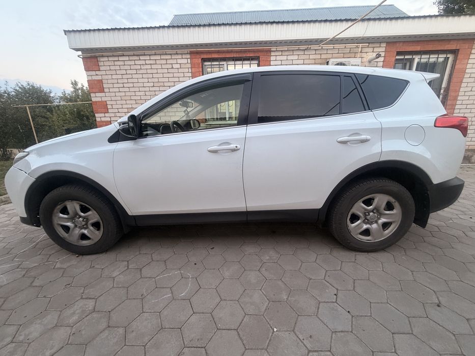 Продам автомобиль rav4