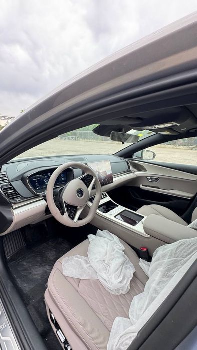 Byd han 635 km.Srochna
fulli bez probeg 
2025/2026 Restyling
massaj xo