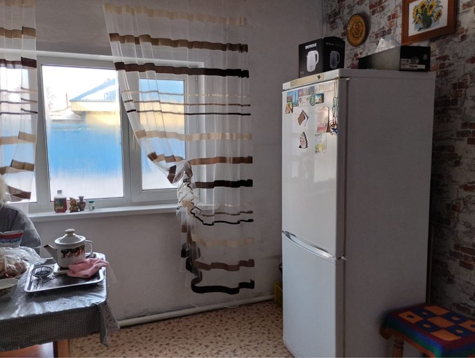 Срочно.продается частный дом, в центре Красного Яра.ыбырая дом 17.