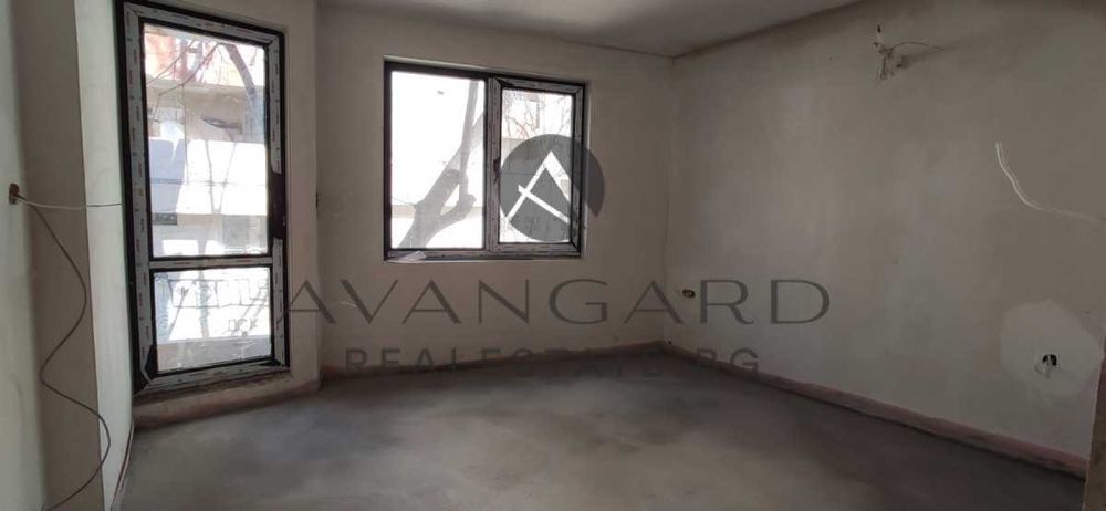 Продава се Тристаен апартамент в Пловдив, Център - 96 кв.м за 1640 €/кв.м - Снимка #2