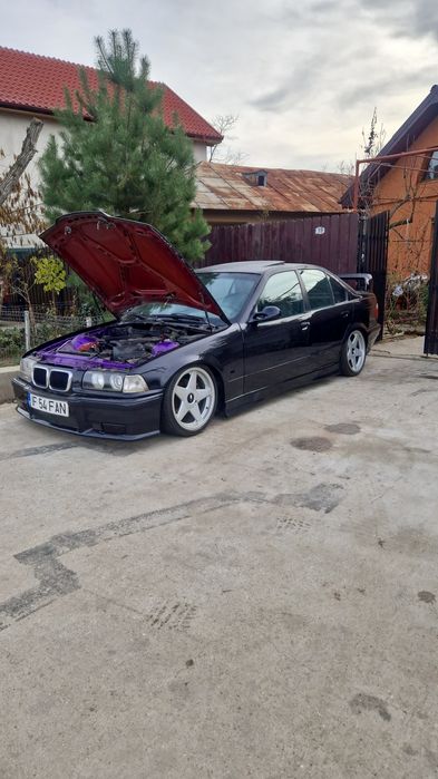 Vand e36 1.8 is 2.0 pe masina