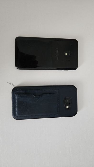 Продам два смартфона Самсунг