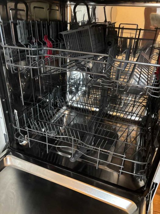 Съдомиялна Whirlpool WFE 2B19 Перфектна и като Нова - Свободностояща