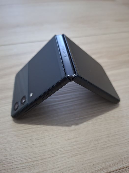 Samsung Galaxy Z,Flip 3
