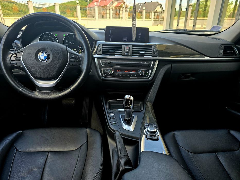 BMW Seria 3 F30 LuxuryLine 320d Automat 2012
