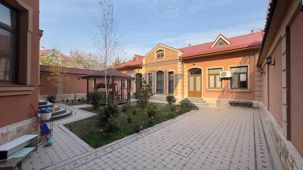 Сдается участок на Метро Буюк Ипак Йоли 2 дома в одном участке 6 сотки