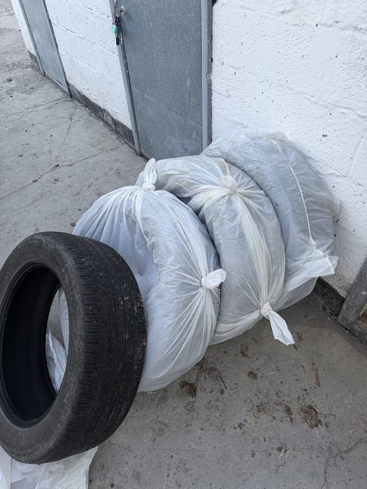 Продам летние шины на 19