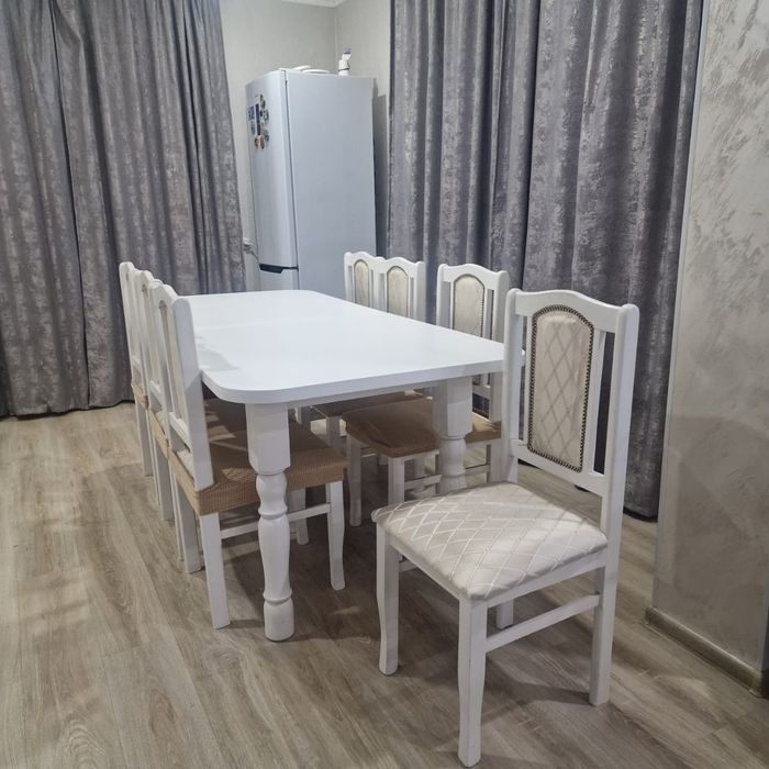 Кухонный стол  со стульями