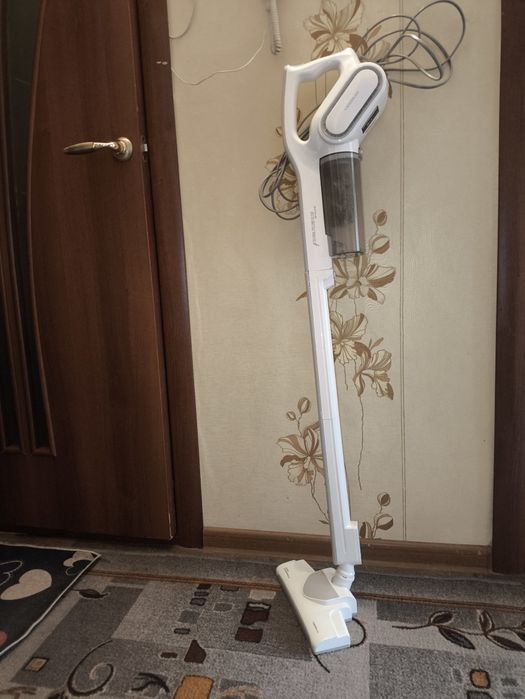 Пылесос Вертикальный DERMA
