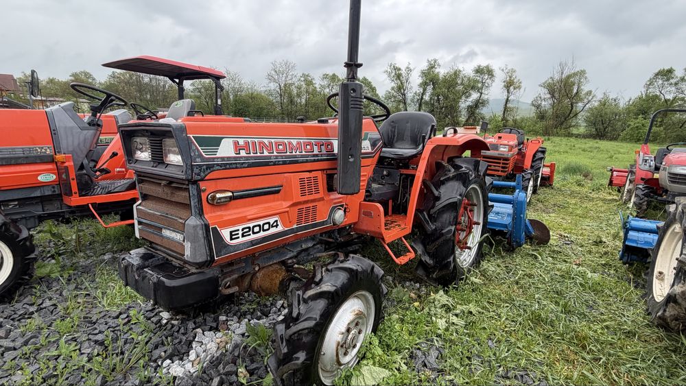 Tractor japonez Hinomoto E2004 – 4x4 cu freză