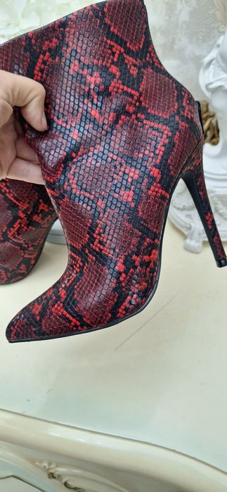 Ghete,botine Superbe