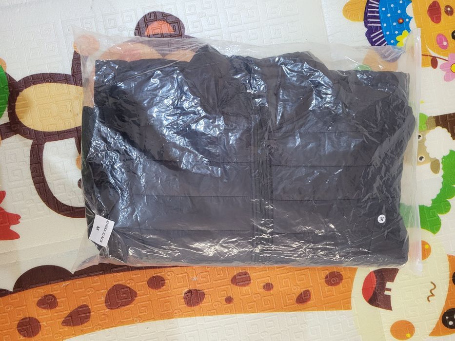 Дамско пролетно черно яке