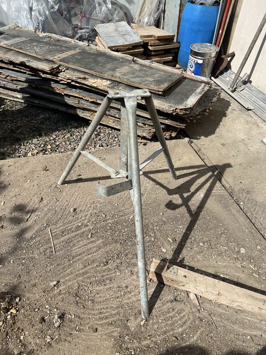 Trepiezi pentru popi metalici , Bucuresti sect 4 , whatsapp 0728151293