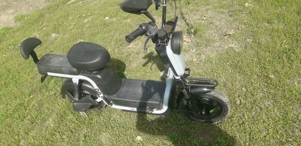 Elektroskuter sotiladi