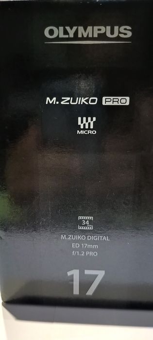 Olympus 17mm f1.2 PRO