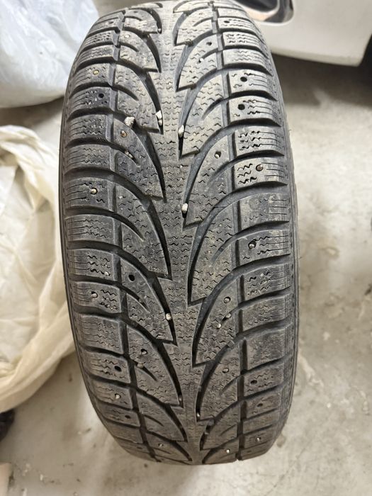 Шины шипованные 225/65/17