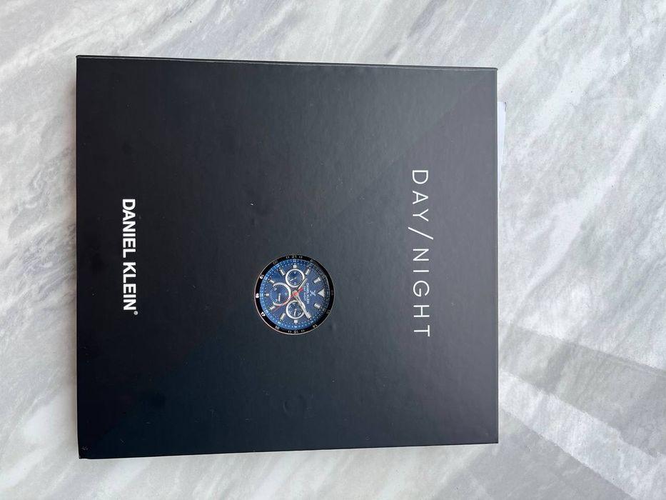 Продам Часы Day Night