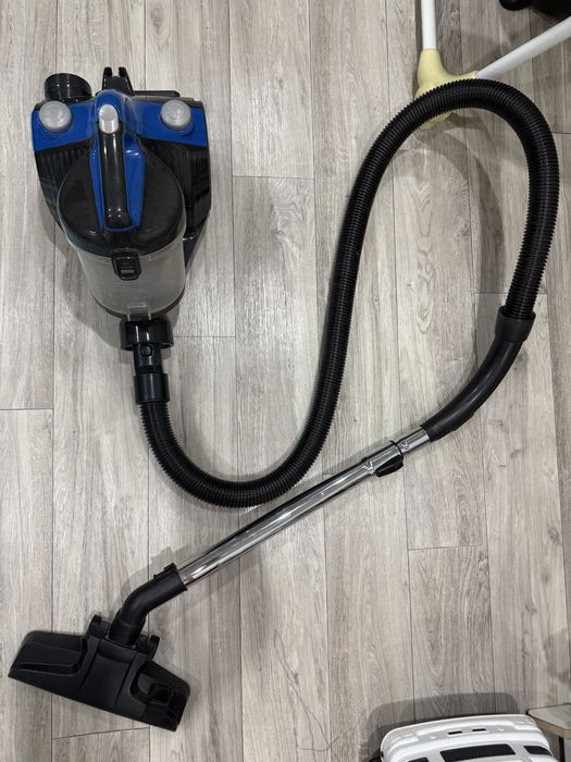 Пылесос Midea продам