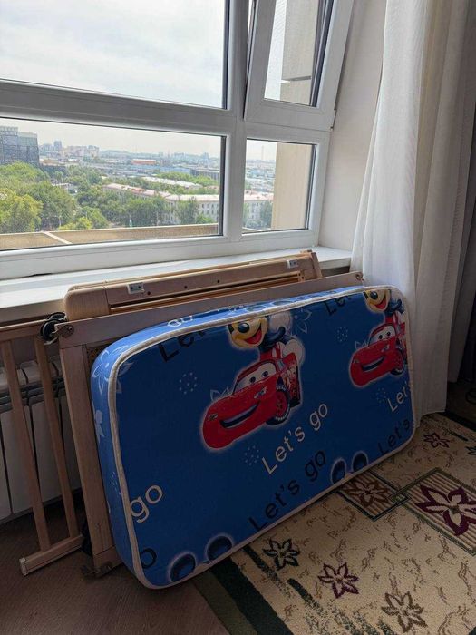 Продается детская кроватка с матрасом