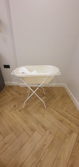 Детская ванночка с подставкой