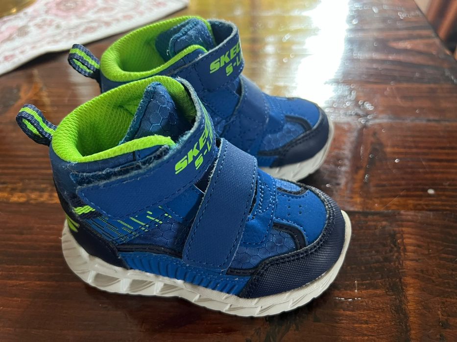 Ghetuțe Skechers 21
