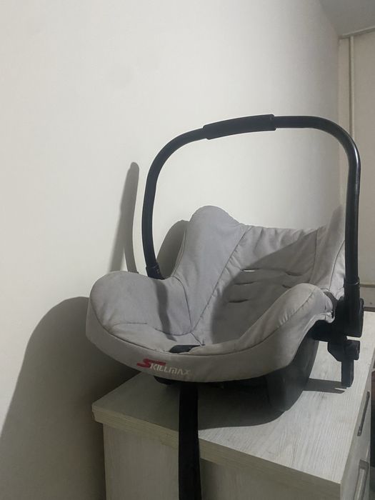 Avto kreslo mashinada chaqaloq qiynalmidi