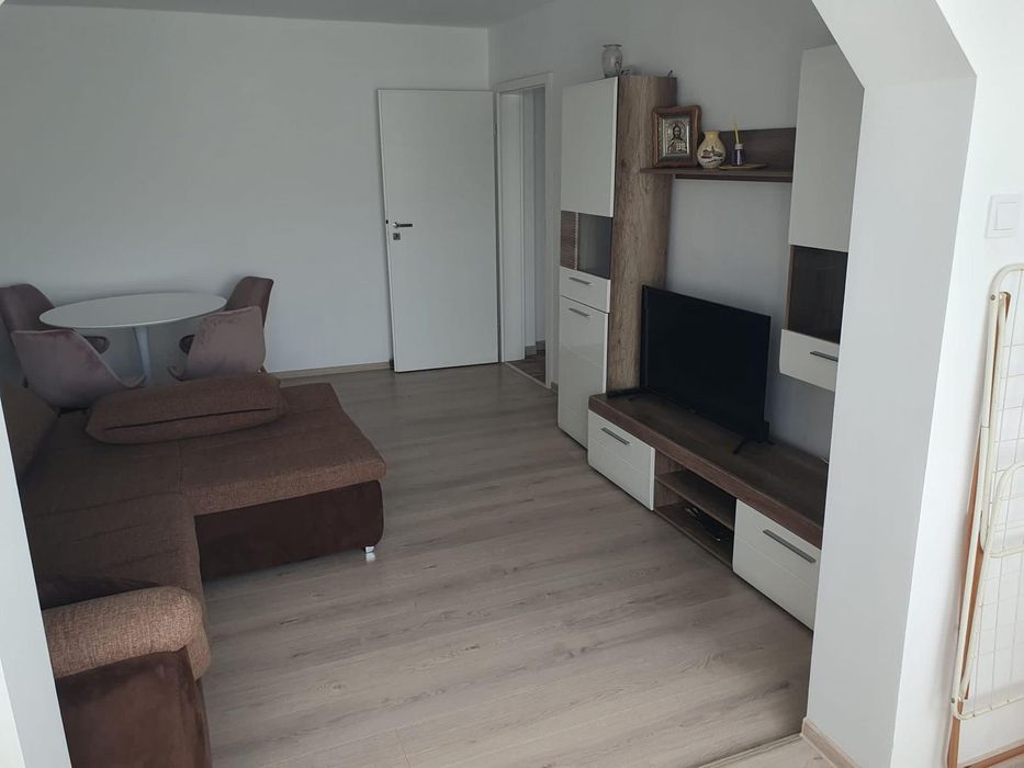 Apartament 2 camere decomandat, renovat – Str. Codrii Cosminului, Tractorul