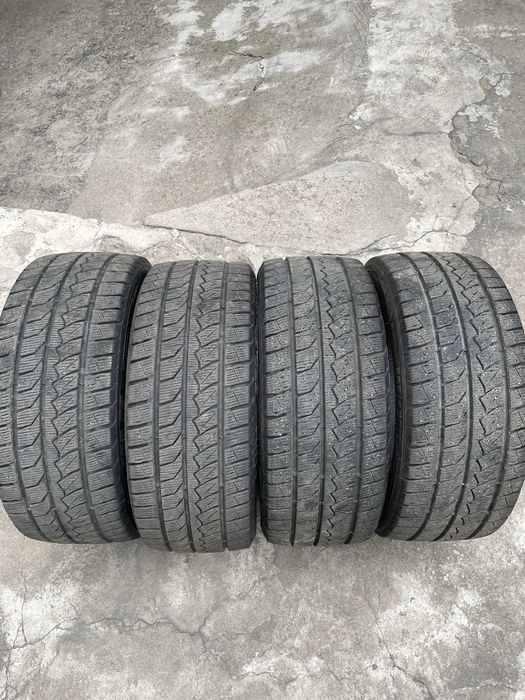 Продам зимние шины липучка