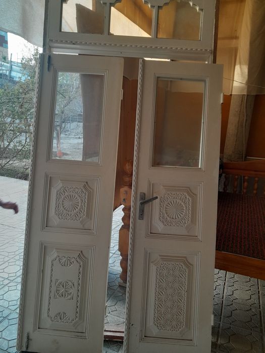 Eshik deraza sotiladi