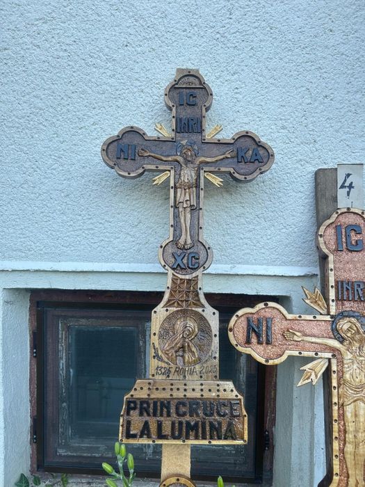 Vand cruci de lemn
