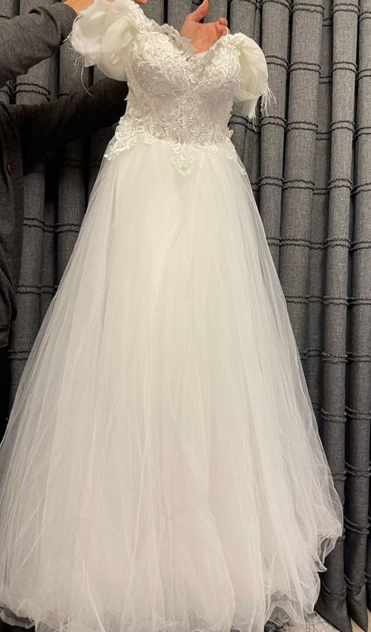 Свадбена  рокля.