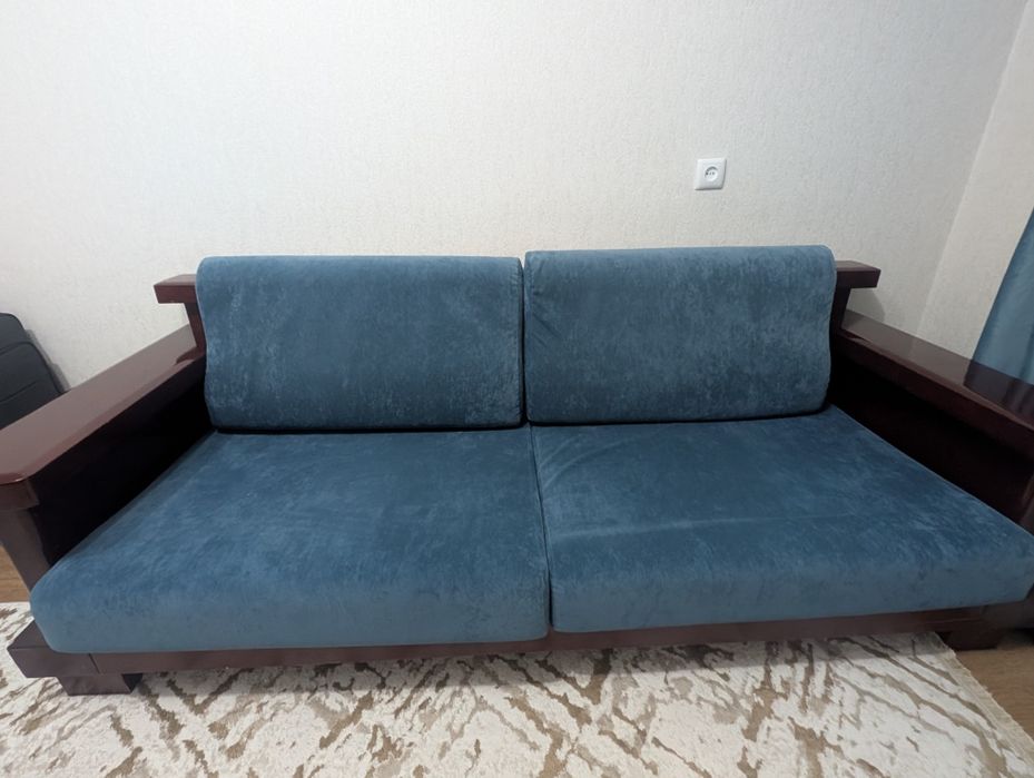 Продается 2 дивана с креслом