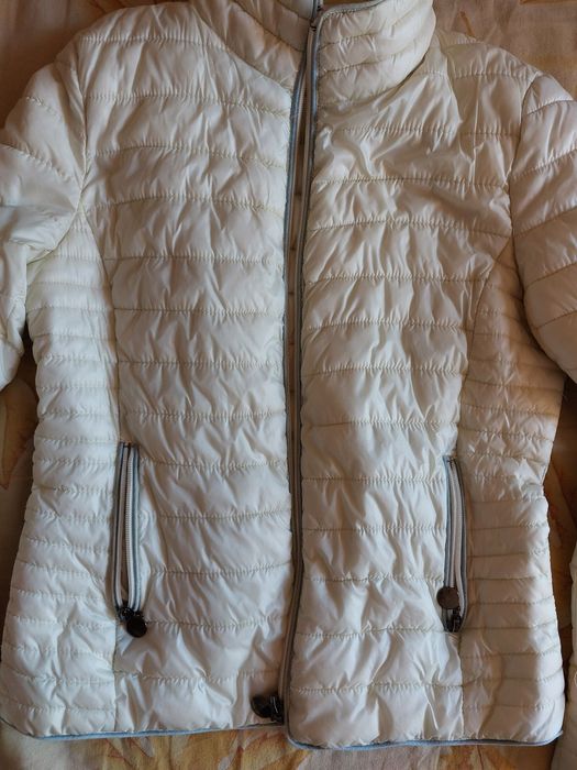 Продавам якета размер С,М