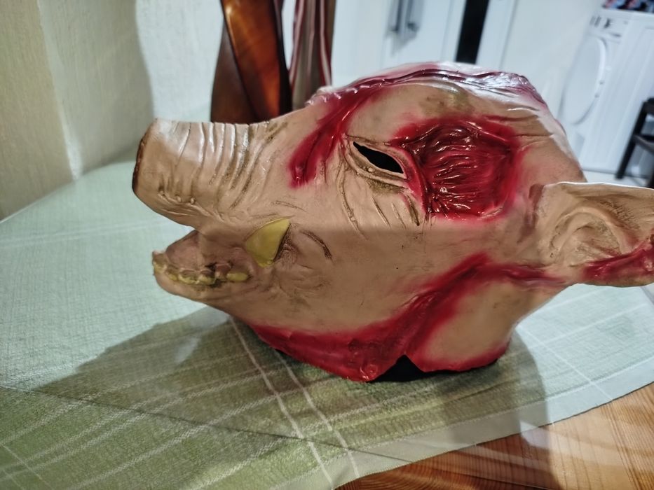 Латексова маска прасе