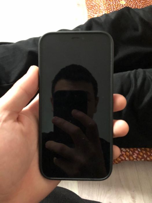 Продам 12 айфонн