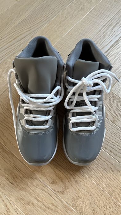 JORDAN 11 cool gray