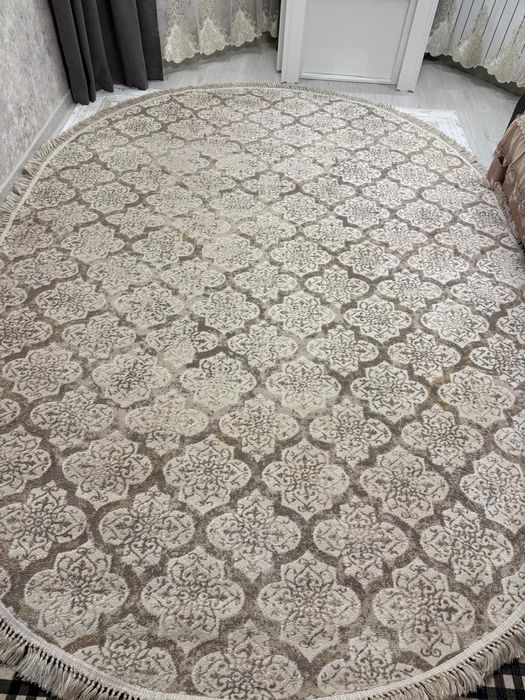 Ковер овальный, бежевый