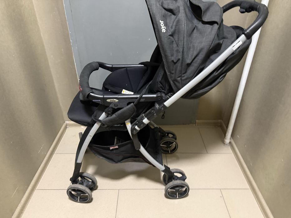 Коляска детсксая Joie