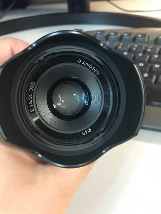 Продам объектив Sony E35-F1.8 Steady shot б.у