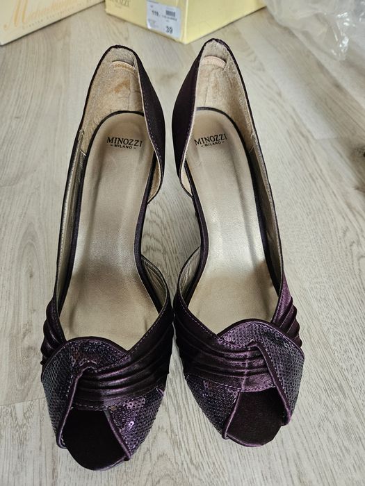 Vand pantofi de ocazie, marime 39, toc 7 cm,noi