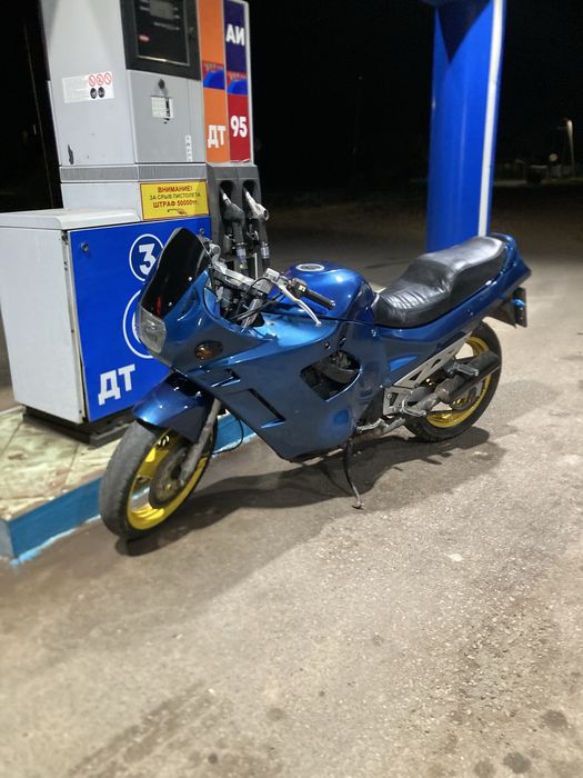 Suzuki gsx750f katana
