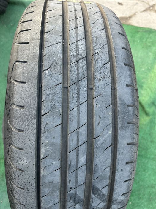 2 летни гуми goodyear 235 60 17